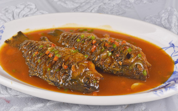 黃豆醬燒鯽魚