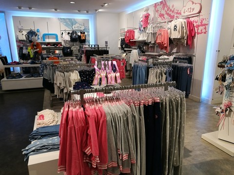 賣場 服裝專賣店 秋裝 超市