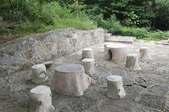 石桌石凳