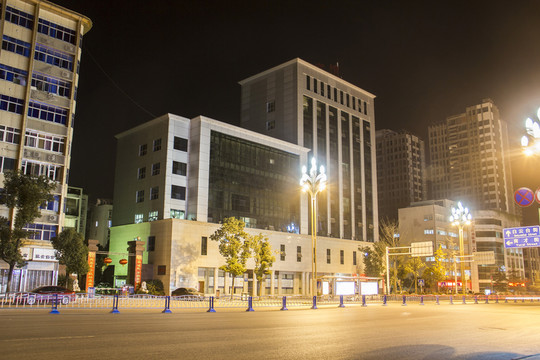 四川省巴中市交通局夜景