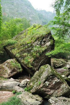 新昌穿巖十九峰自然風(fēng)光