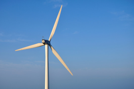 諸暨東白山風(fēng)力發(fā)電機(jī)
