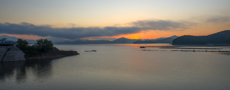 桓龍湖日出