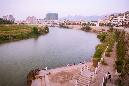 小河