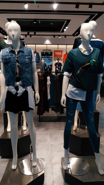 女裝  服裝模特