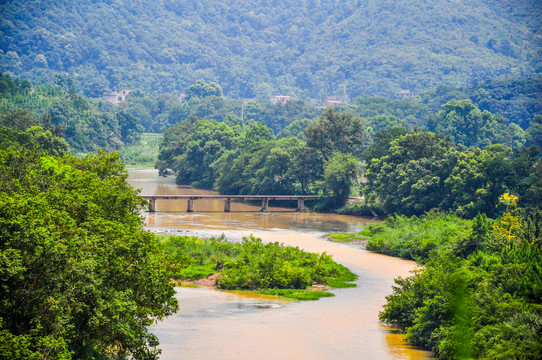 小河