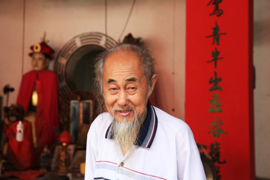 寺廟老人