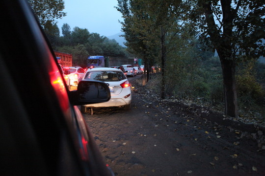 山路擁堵
