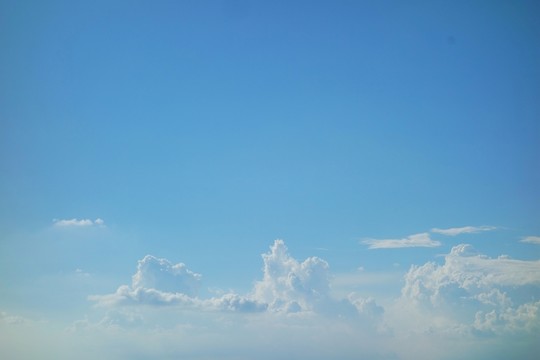 藍(lán)天白云