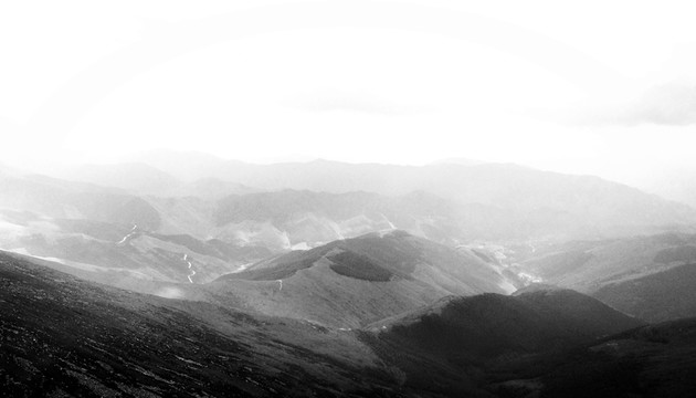 水墨遠(yuǎn)山