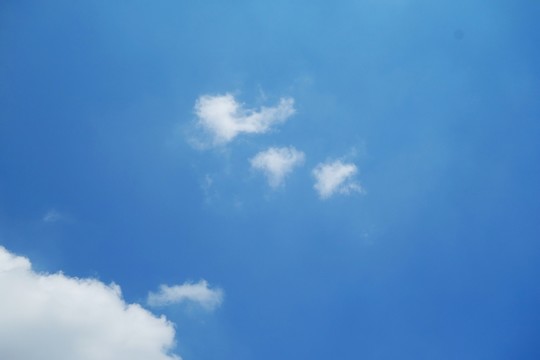 藍(lán)天白云