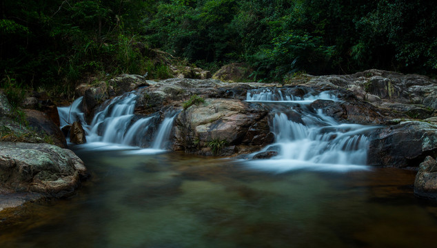 溪水