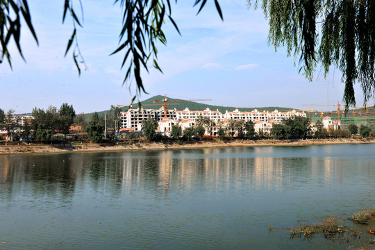 沿河風景  河岸建筑