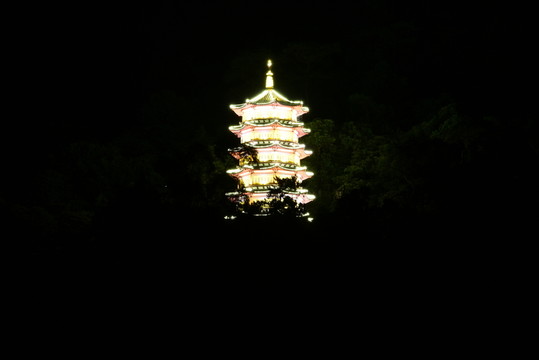佛塔 藏經(jīng)閣夜景