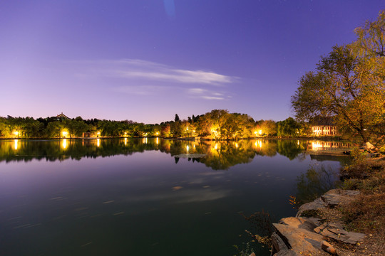 北大未名湖夜景星夜