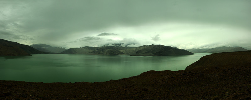 陰天的白沙湖全景