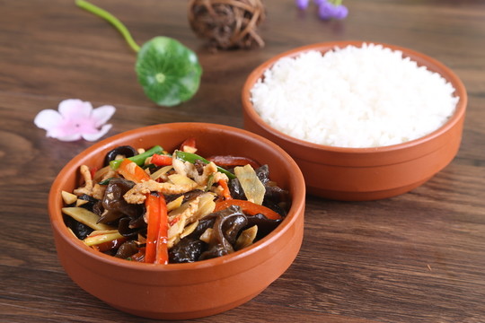 木耳肉絲飯