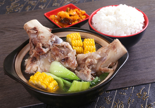 玉米筒骨飯