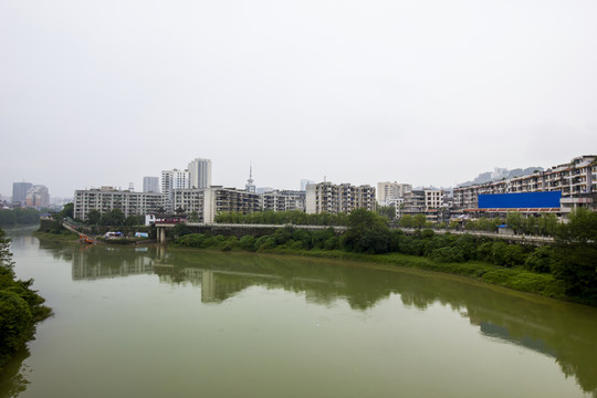 湖北省恩施市清江堤岸
