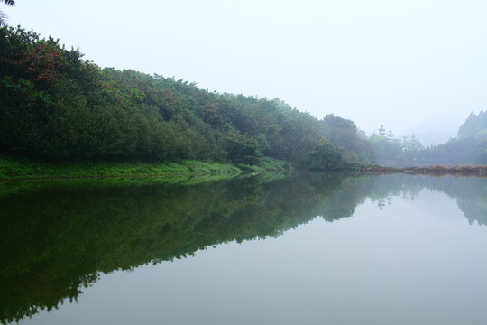 湖泊倒影