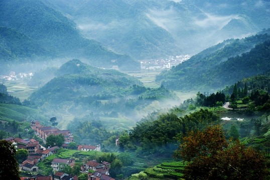雨后山村