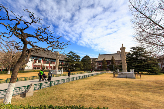 北京大學辦公樓華表