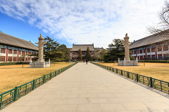 北京大學辦公樓華表