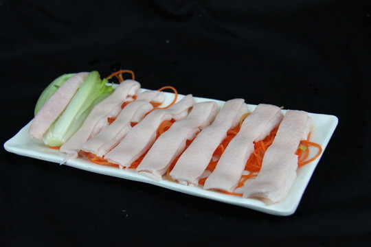 盤裝肥肉
