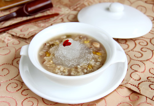養(yǎng)生八寶燕