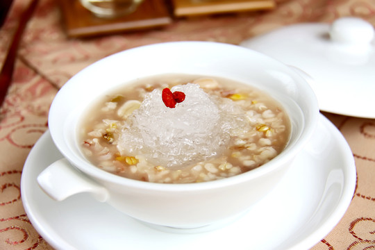養(yǎng)生八寶燕