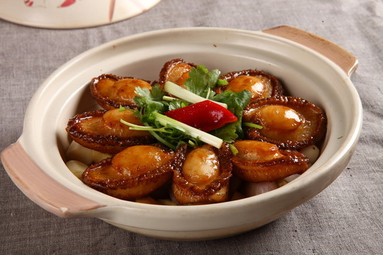 生焗鮑魚(yú)