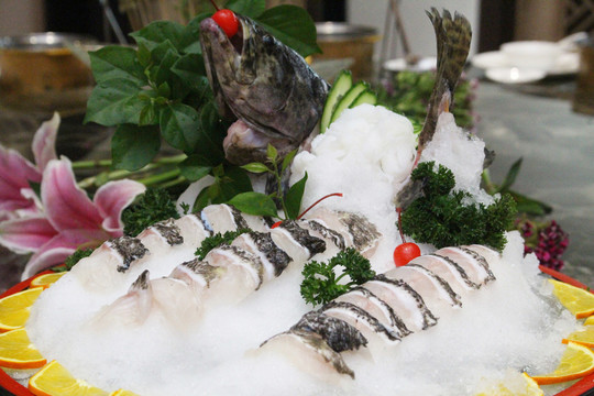 生魚片