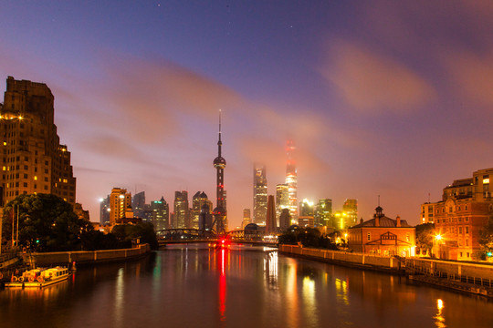 上海早晨