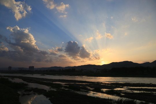 朝霞