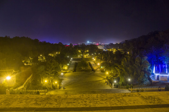 云南省普洱市梅子湖公園廣場(chǎng)夜景