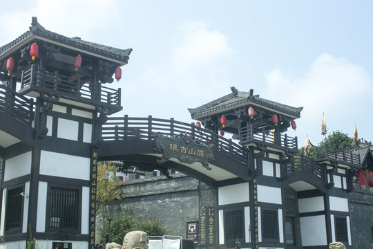 關(guān)山風(fēng)景區(qū)