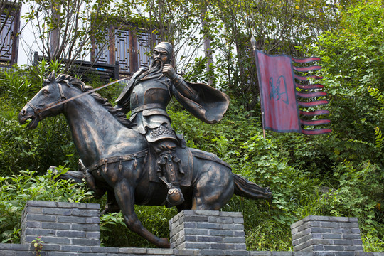 關(guān)山風(fēng)景區(qū)