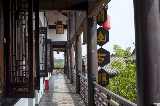 關(guān)山風(fēng)景區(qū)