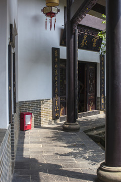 關(guān)山風(fēng)景區(qū)