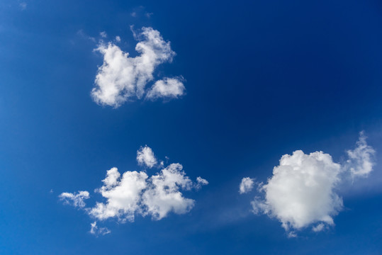 蔚藍(lán)天空