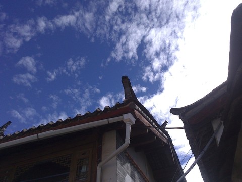 麗江城屋檐