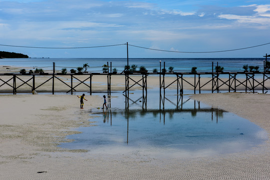 海灘木橋