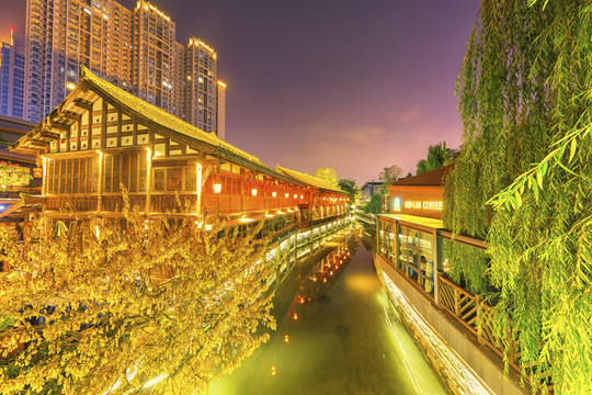 鐵像寺水街