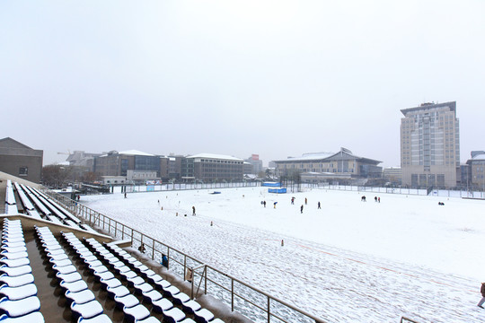 北京大學五四運動場雪景