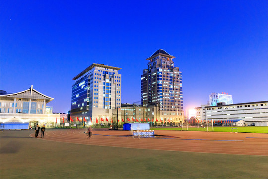 北京大學(xué)五四運(yùn)動(dòng)場夜景