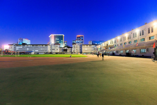 北京大學夜景五四運動場一角