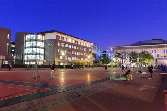 北京大學夜景五四運動場一角