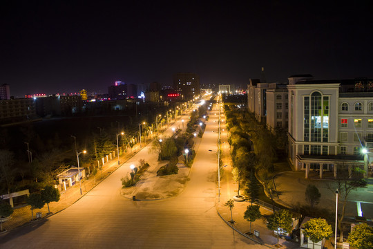 云南省曲靖市學(xué)院路夜景