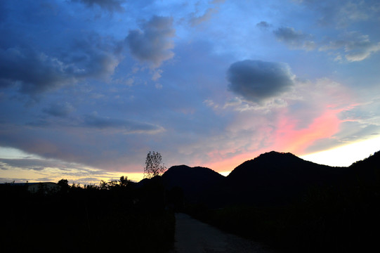 夕陽(yáng)晚霞
