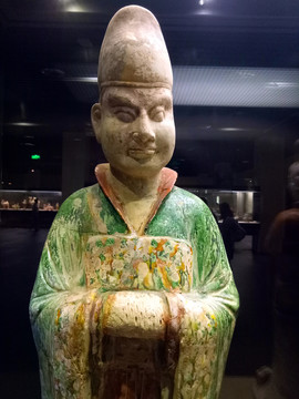 三彩文官